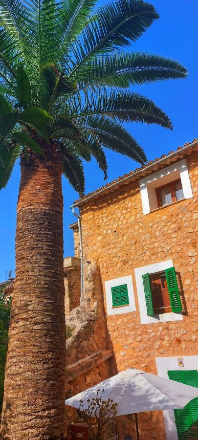 Maison majorquine typique avec jardin à Soller à Majorque en Espagne