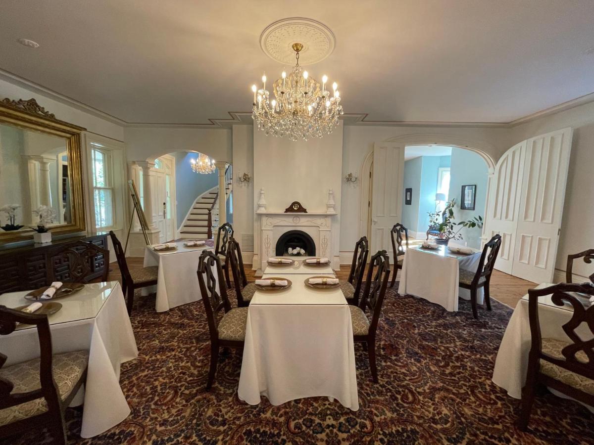 Manoir Sweetsburg est une maison d'hôtes gay friendly à Cowansville en Estrie au Québec