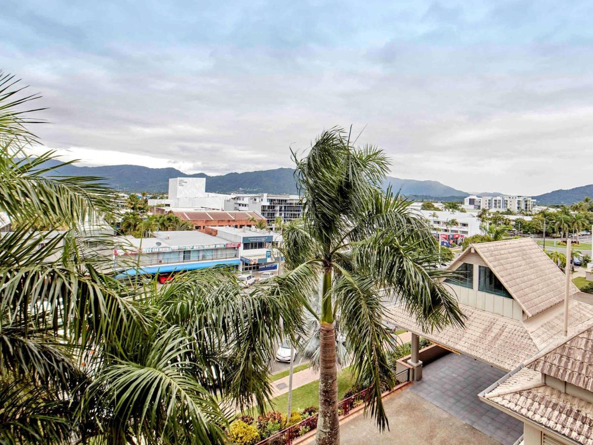 Novotel Cairns Oasis Resort est un hôtel gay friendly à Cairns dans la Gold Coast en Australie
