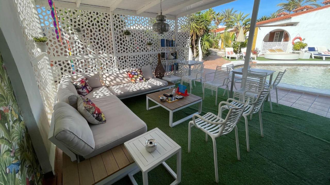 Rainbow Golf Hotel est un gay men only resort à Maspalomas à Grande Canarie