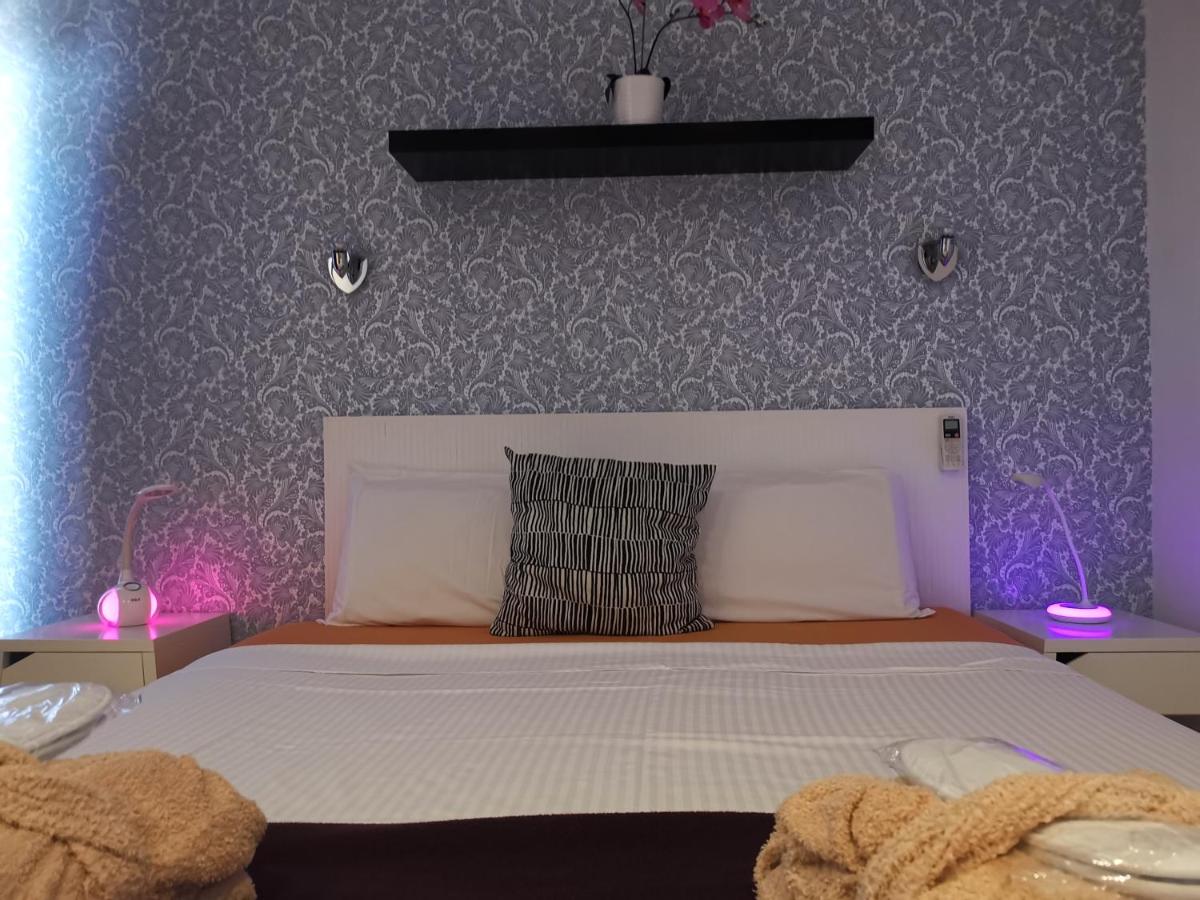 Rainbow Golf Hotel est un gay men only resort à Maspalomas à Grande Canarie