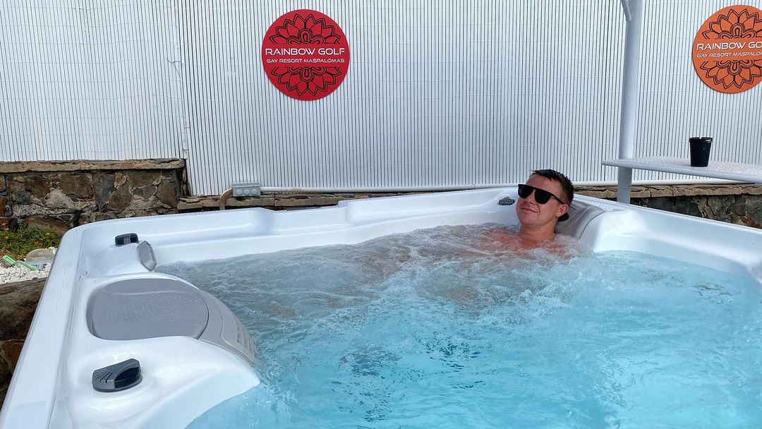 Rainbow Golf Hotel est un gay men only resort à Maspalomas à Grande Canarie
