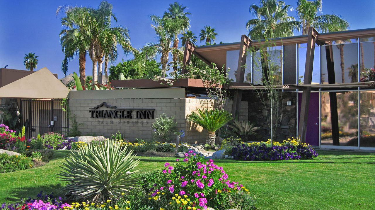 Triangle Inn est une maison d'hôtes exclusivement gay à Palm Springs