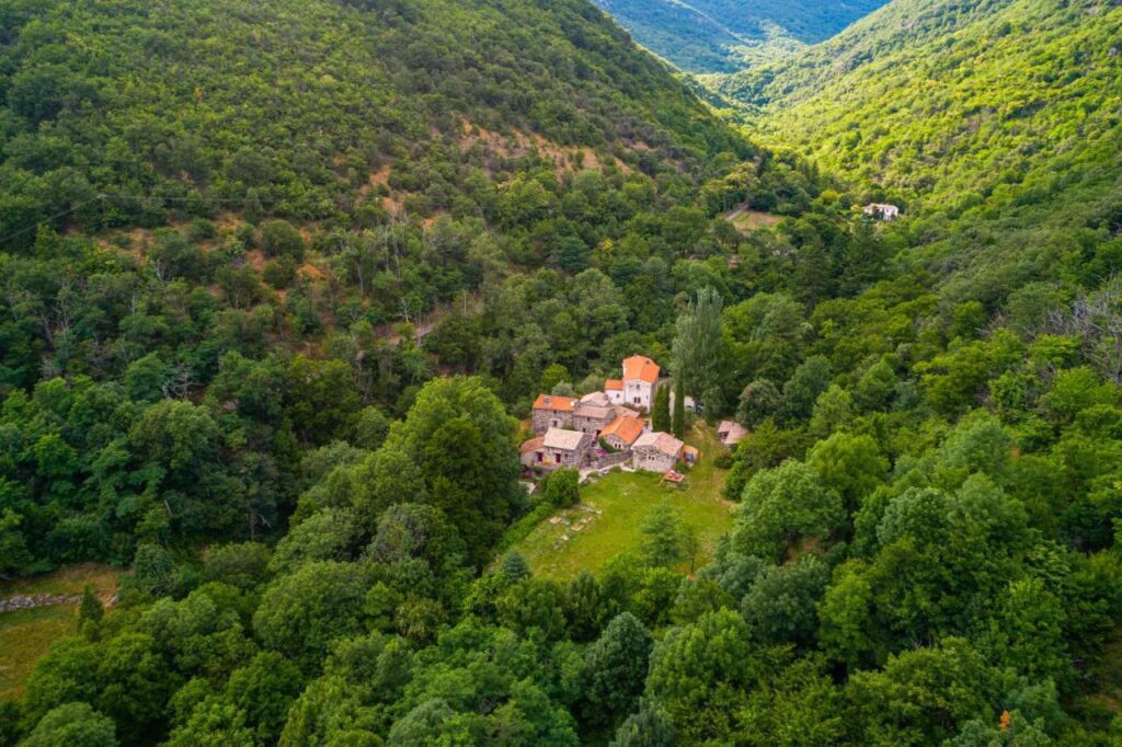 Venez profiter des bienfaits de la nature au Mas de Ribard