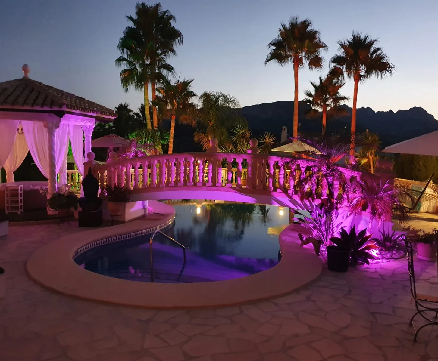 Villa Antalaya est une maison d'hôtes gay friendly à Calp près La Costa Blanca à 15km de Benidorm dans la région d’Alicante en Espagne