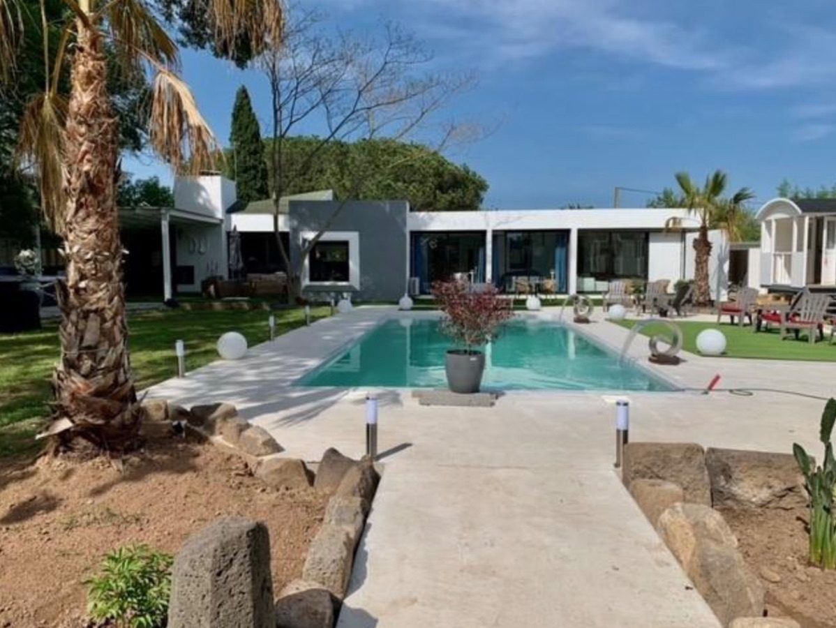 Villa Cascada est une maison d'hôtes exclusivement gay à Agde