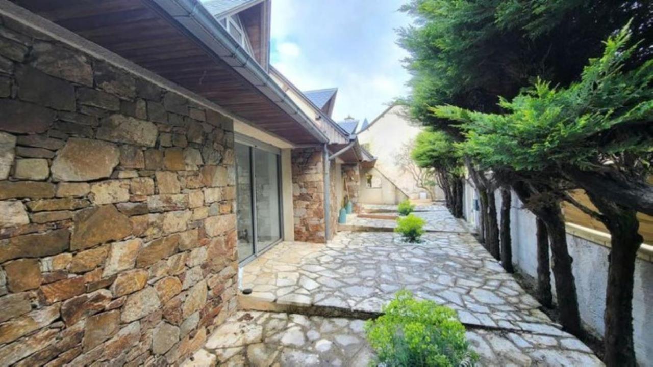 Villa Raffaella est une villa gay friendly à Les Albres dans l'Aveyron en Occitanie