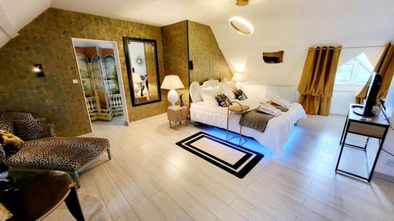 Villa Raffaella est une villa gay friendly à Les Albres dans l'Aveyron en Occitanie