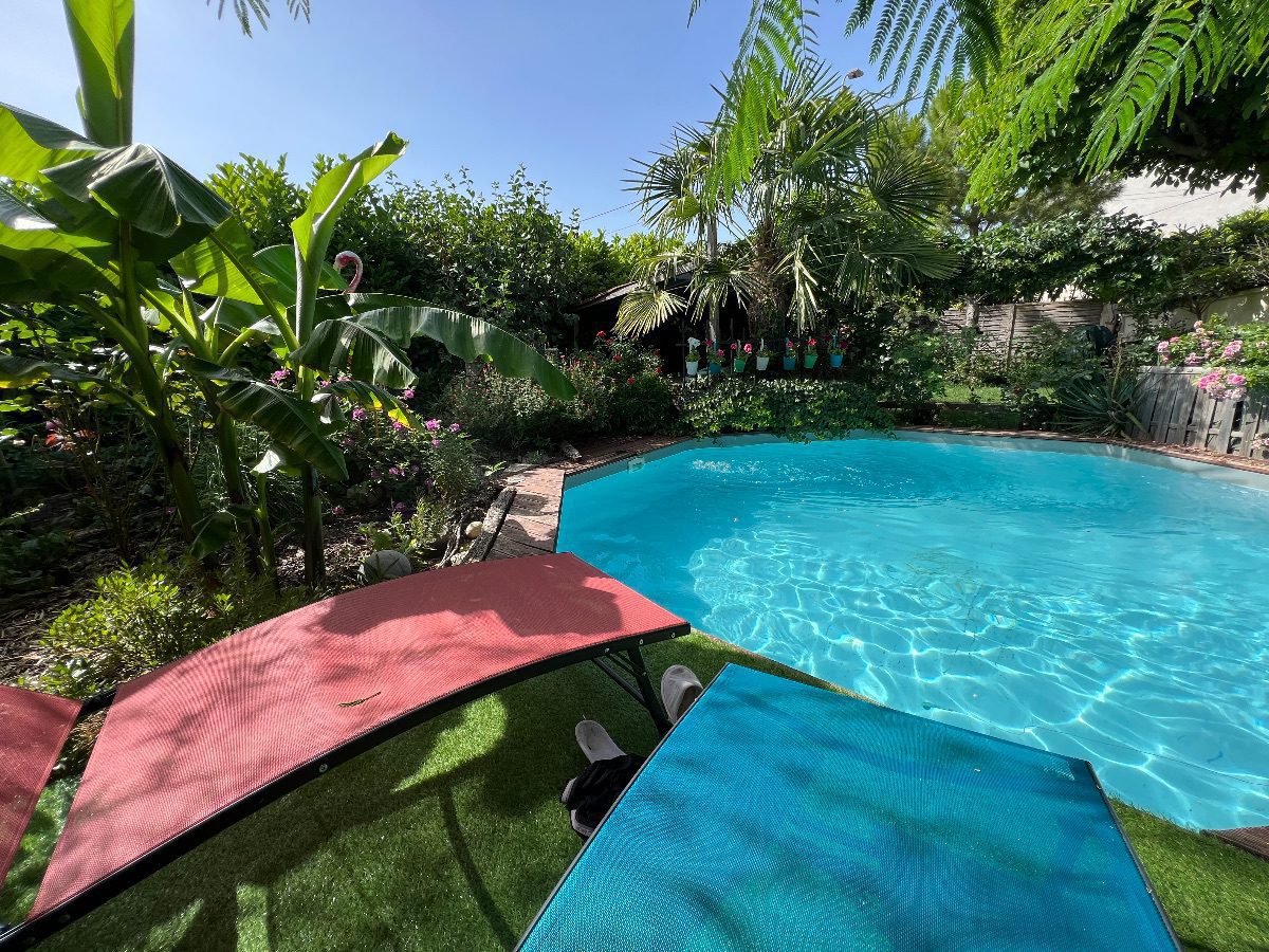 Zen Swim est une maison d'hôtes gay men only à Niévroz dans l'Ain