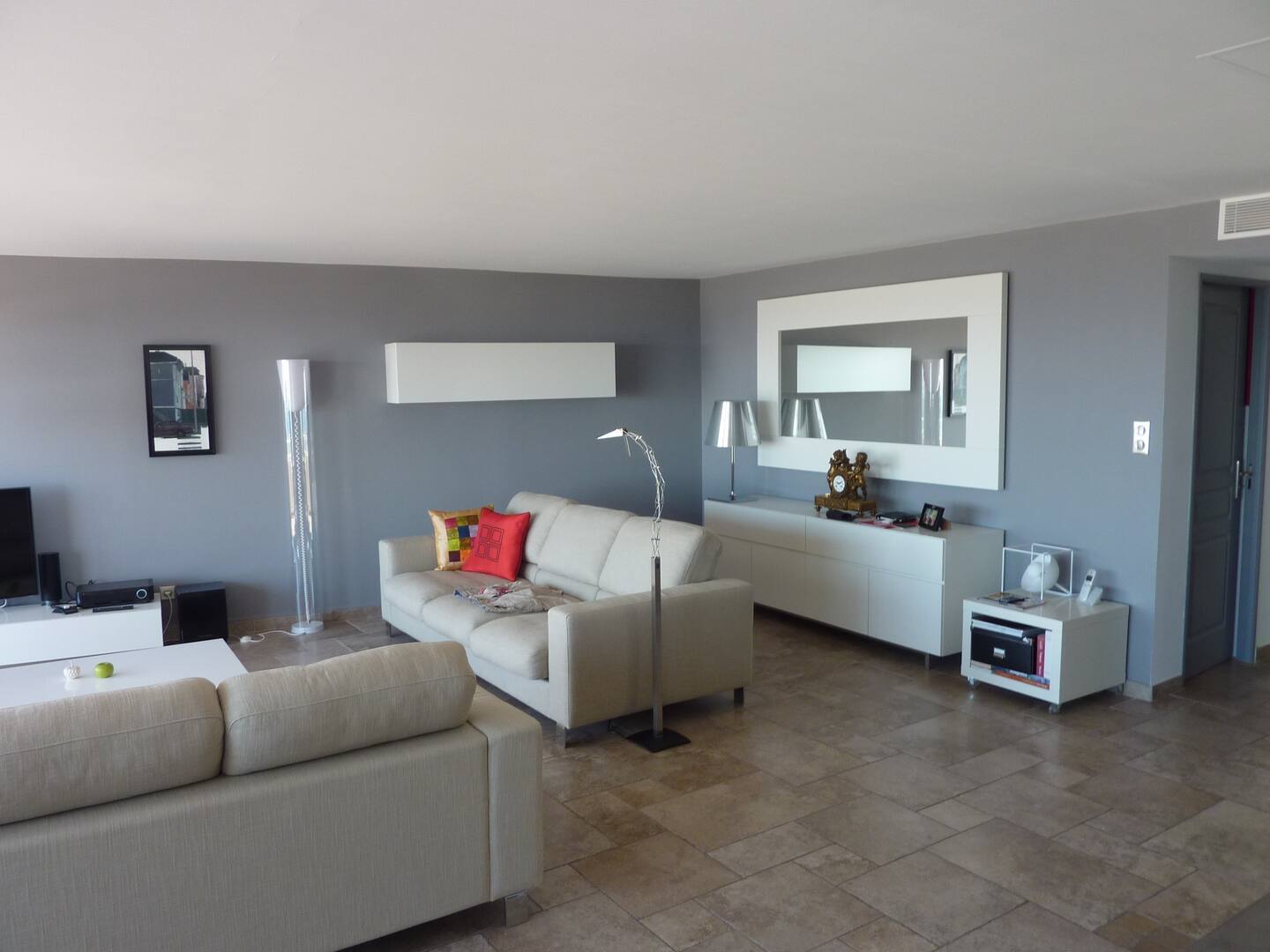 Chambre vue sur la rade de Toulon - gay et naturiste