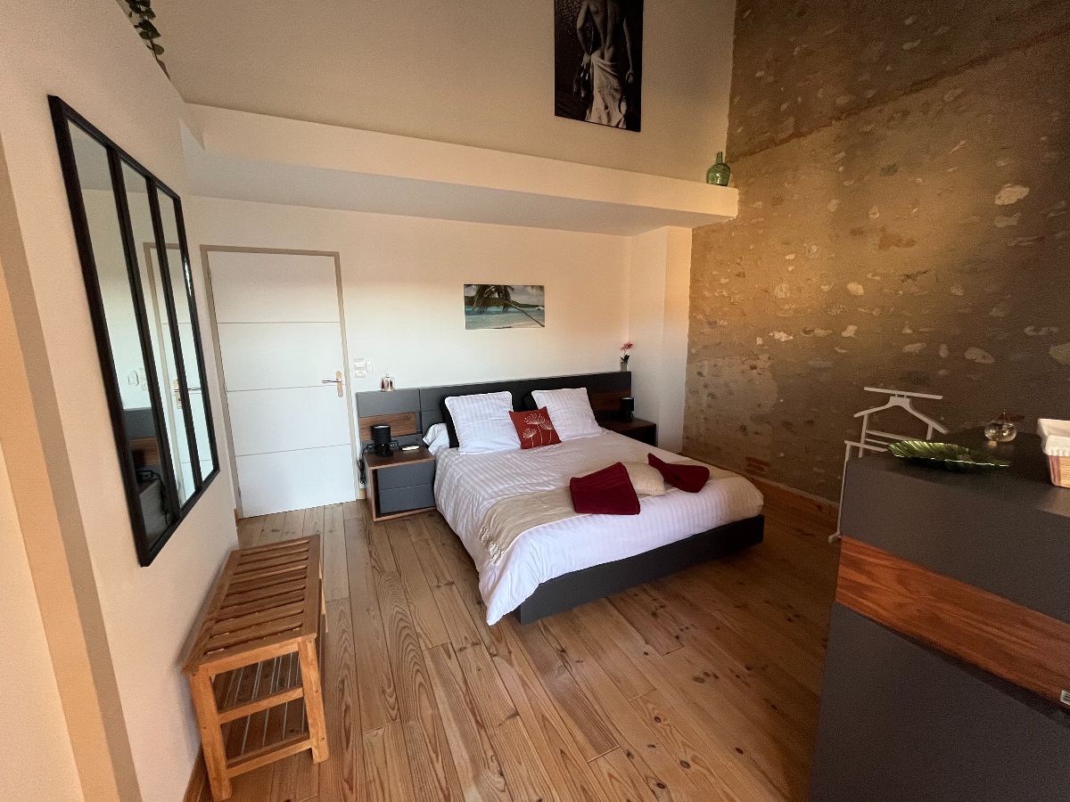 Chambres d’hôtes à Bages – piscine intérieure chauffée 09