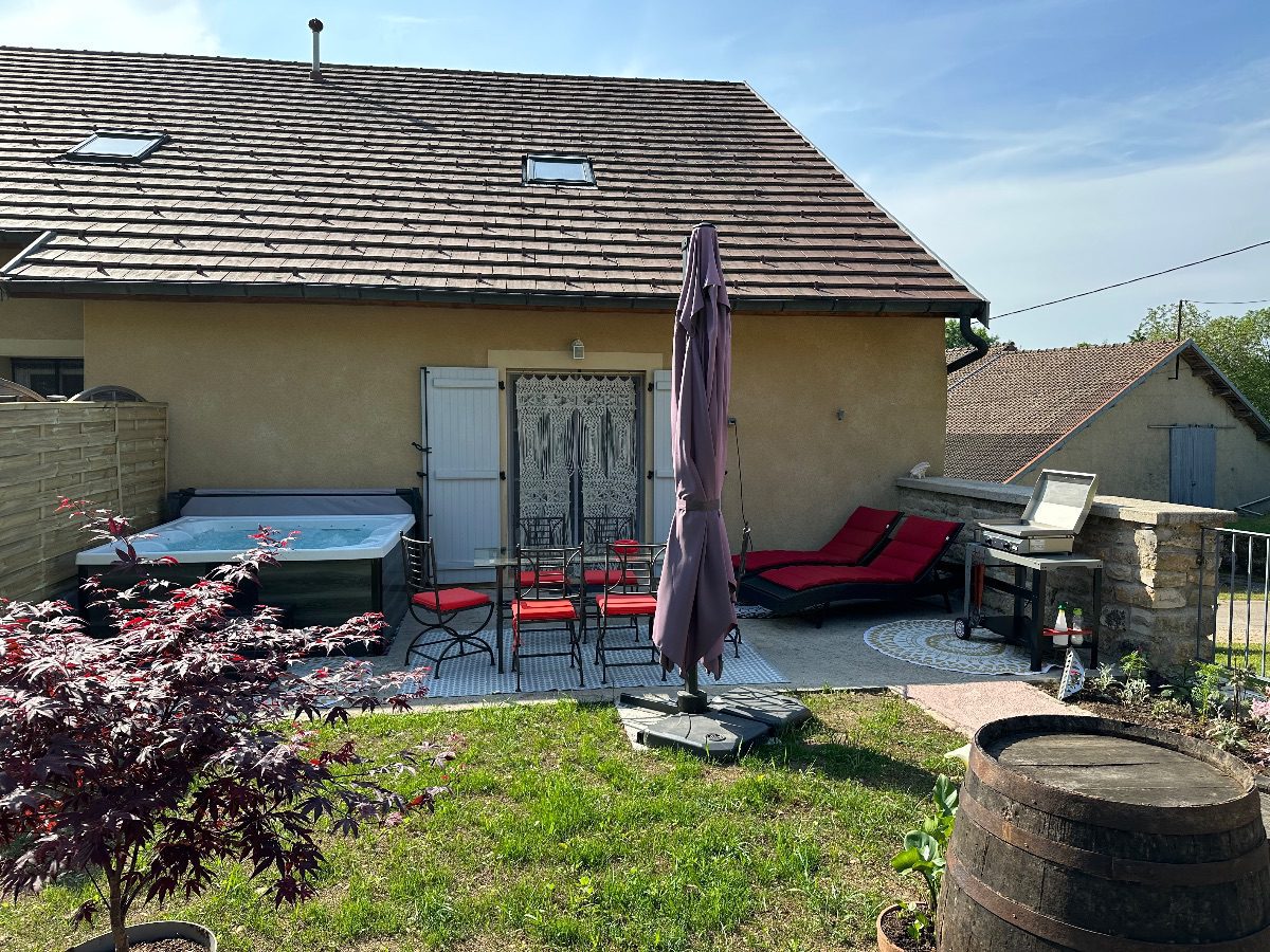 Gîte Chamole est un gîte gay friendly au coeur du Jura entre Comté et Vin Jaune