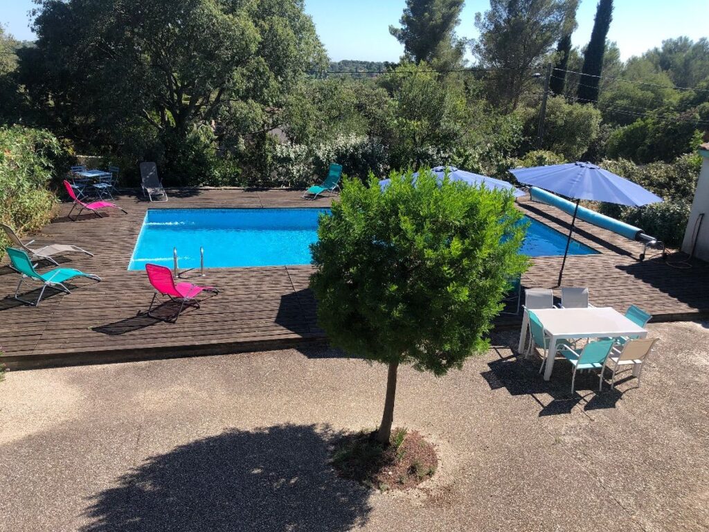 Mazet pour 2 avec piscine à Nîmes est une location de vacances gay friendly à Nîmes