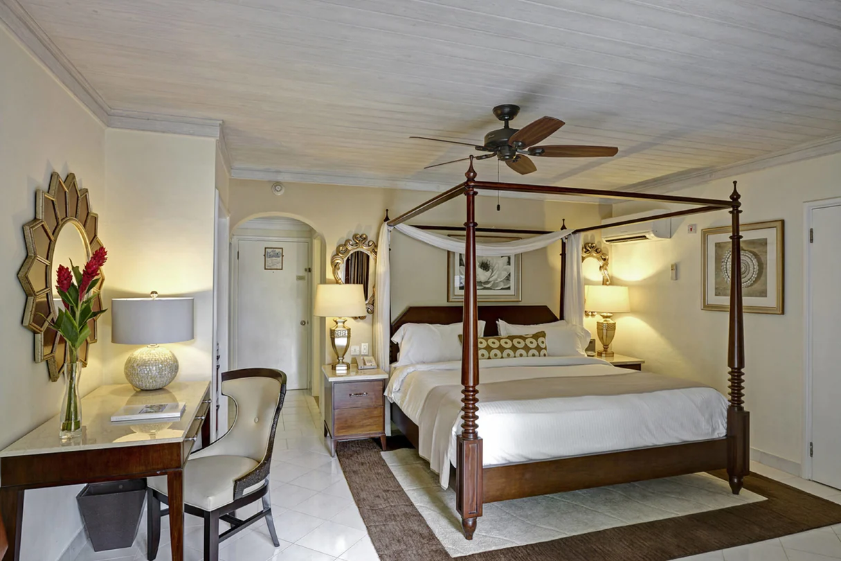 bgilc-guestroom-8738-hor-clsc