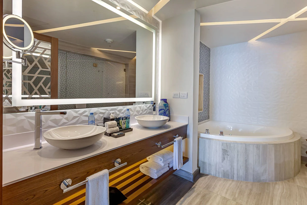 cunrc-chairman-suite-2924-hor-clsc