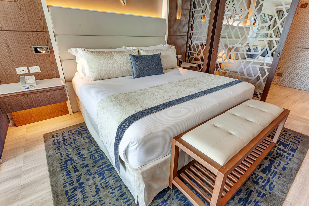 cunrc-chairman-suite-2927-hor-clsc