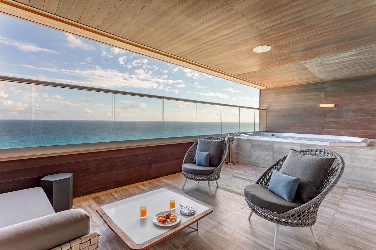 cunrc-chairman-suite-2931-hor-clsc