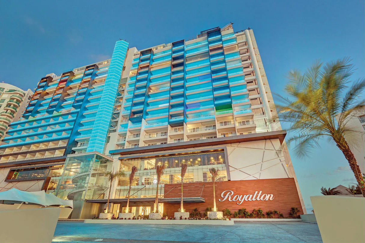 cunrc-exterior-6789-hor-clsc