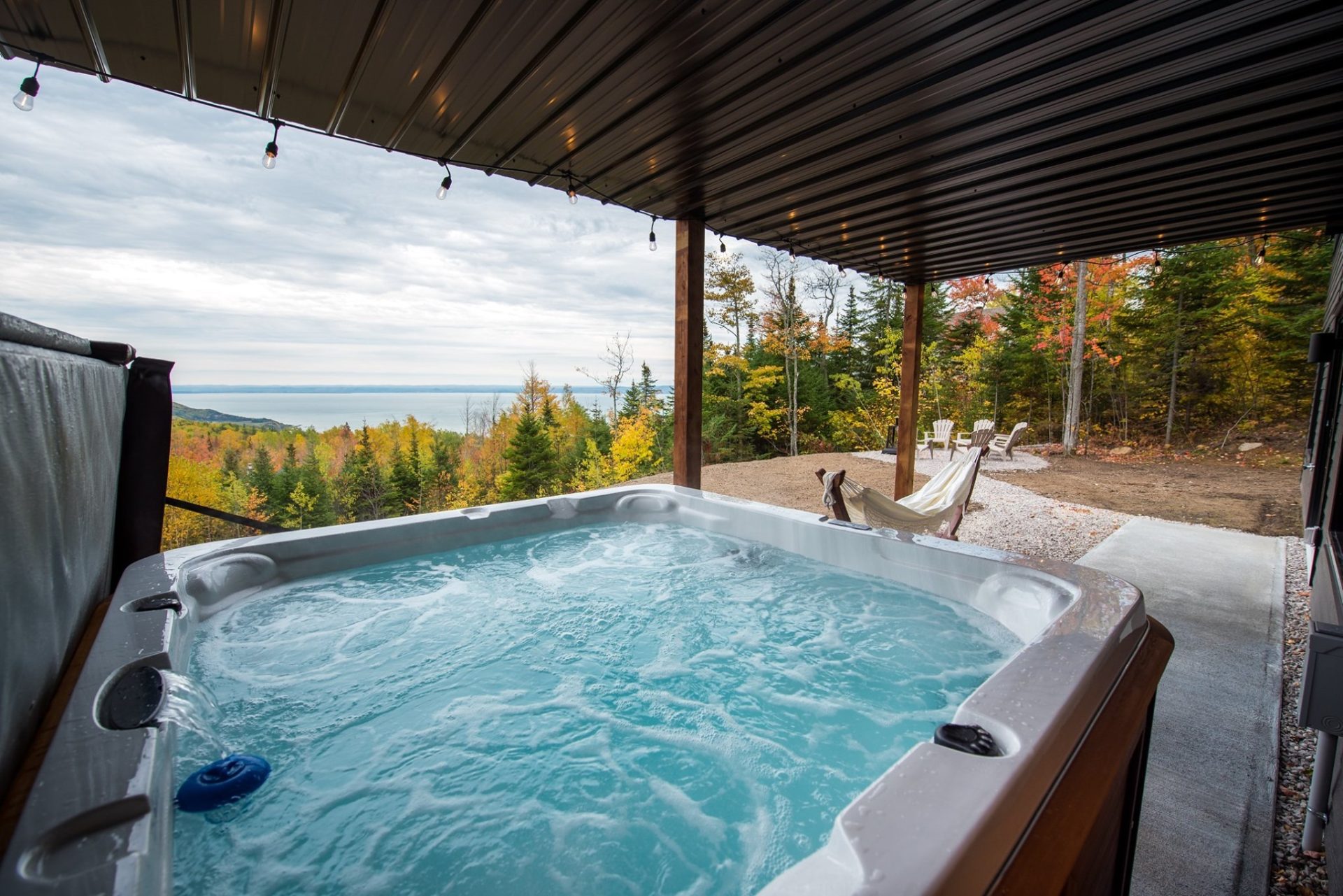 Chez Hébergement Charlevoix, vous frappez deux pierres à la fois