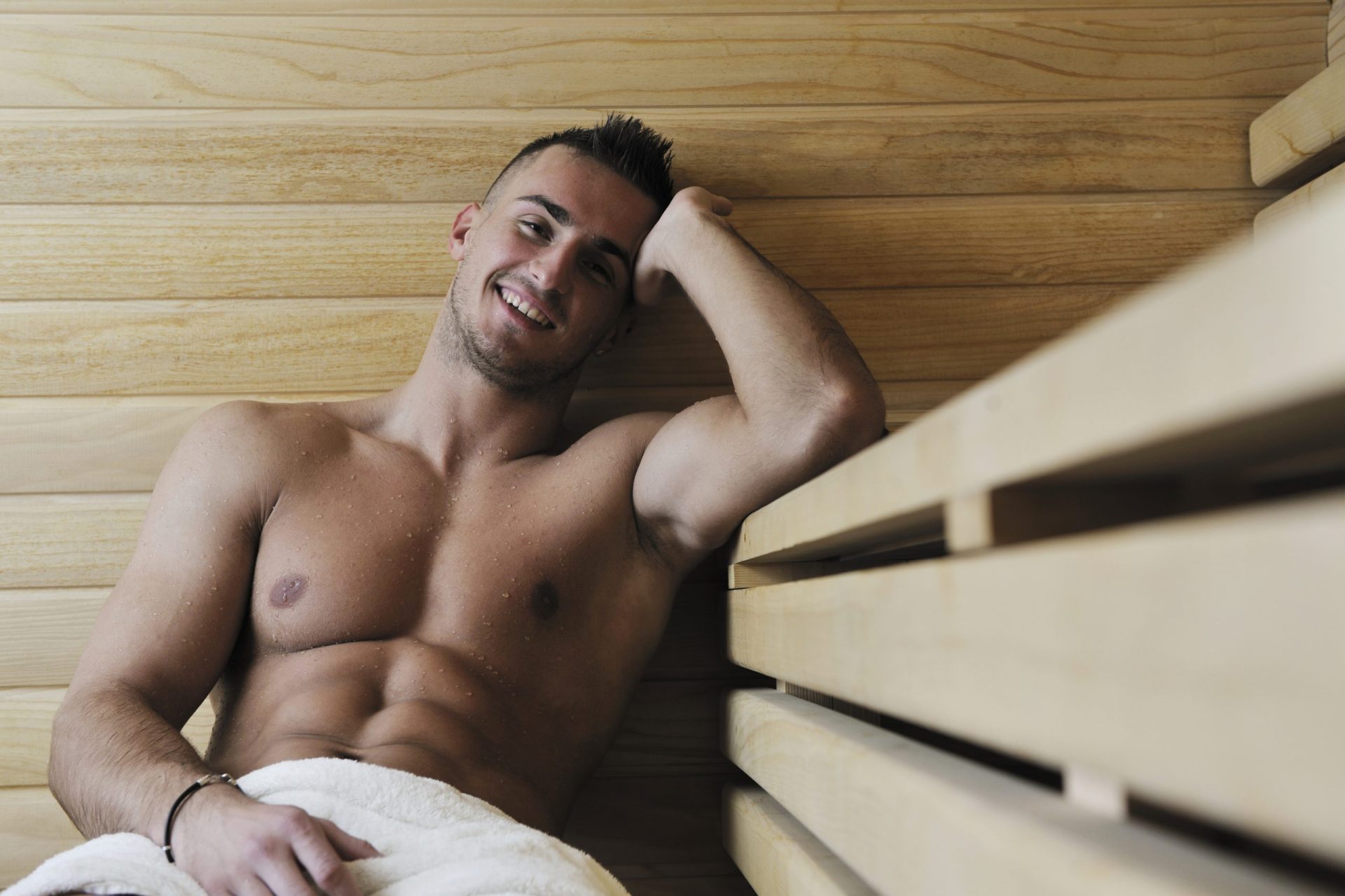 Comment les saunas gay sont devenus des lieux de fêtes à Paris
