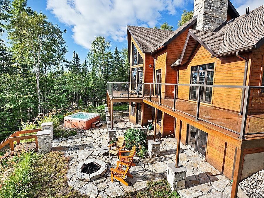 Hébergement Charlevoix vous offre plus de 300 condos, chalets et maisons à votre disposition