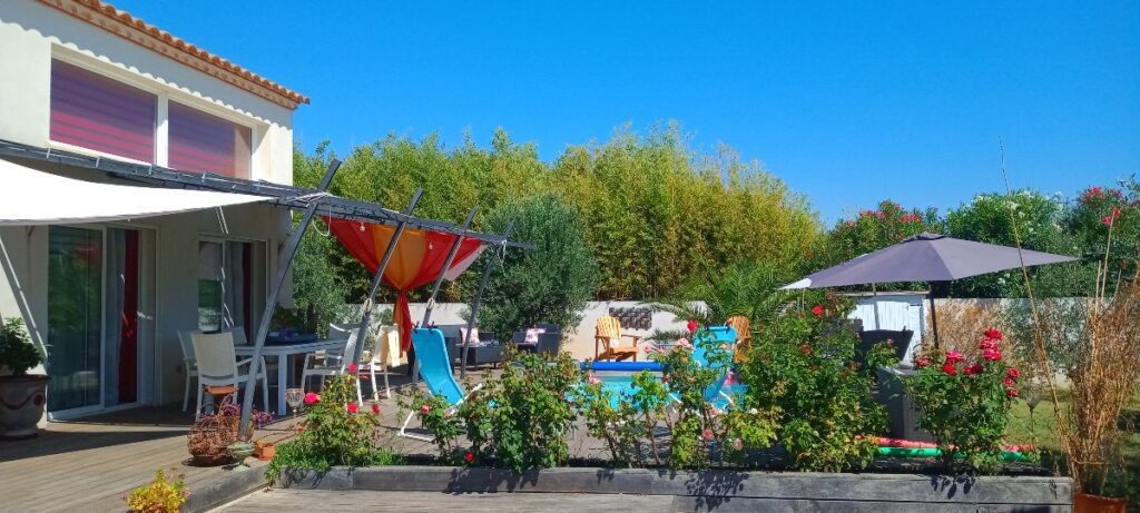 Profitez du jardin et de la piscine
