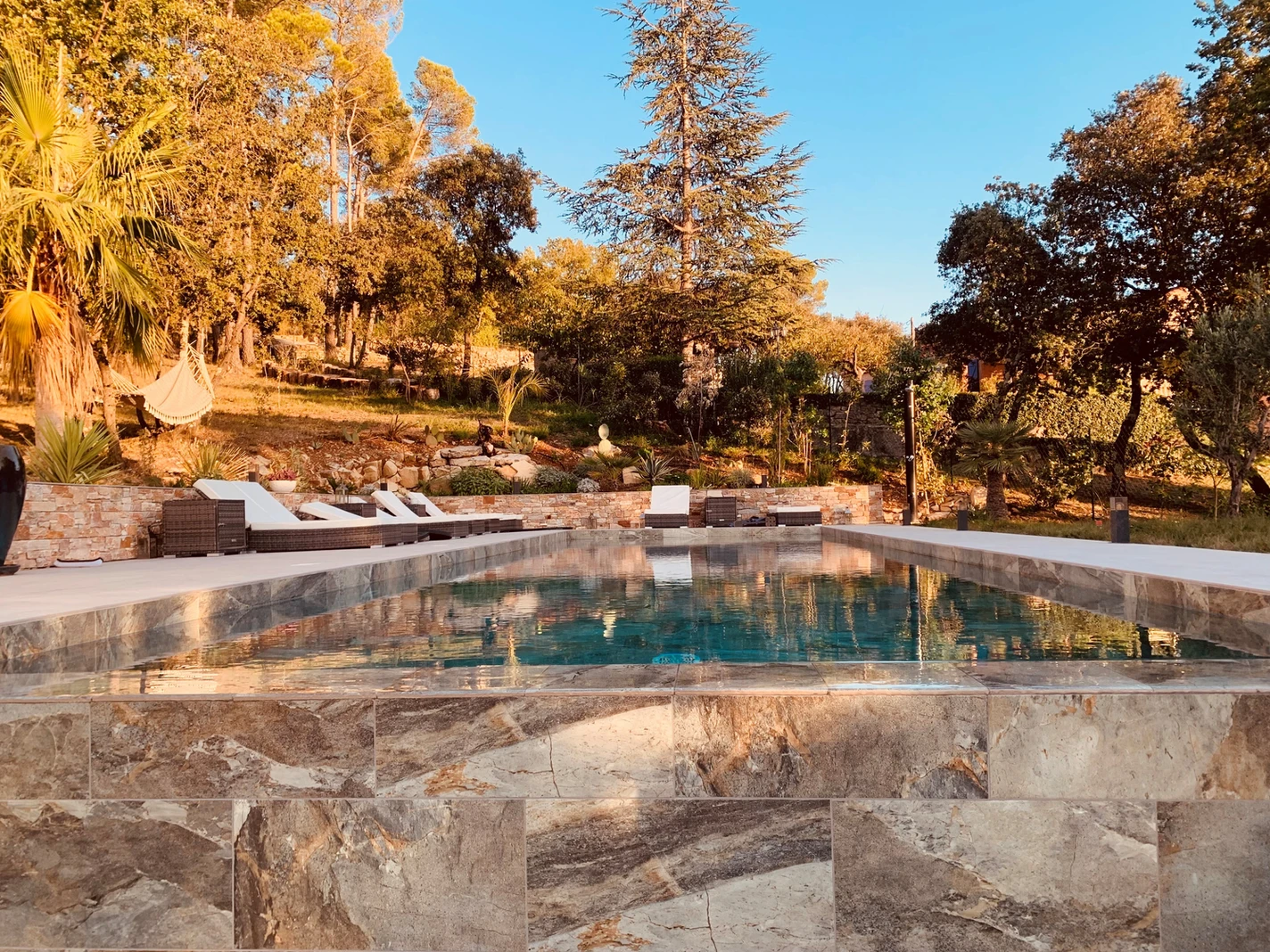 129455_a286a736c8ed400abcaef9c16e0ef21f~mv2