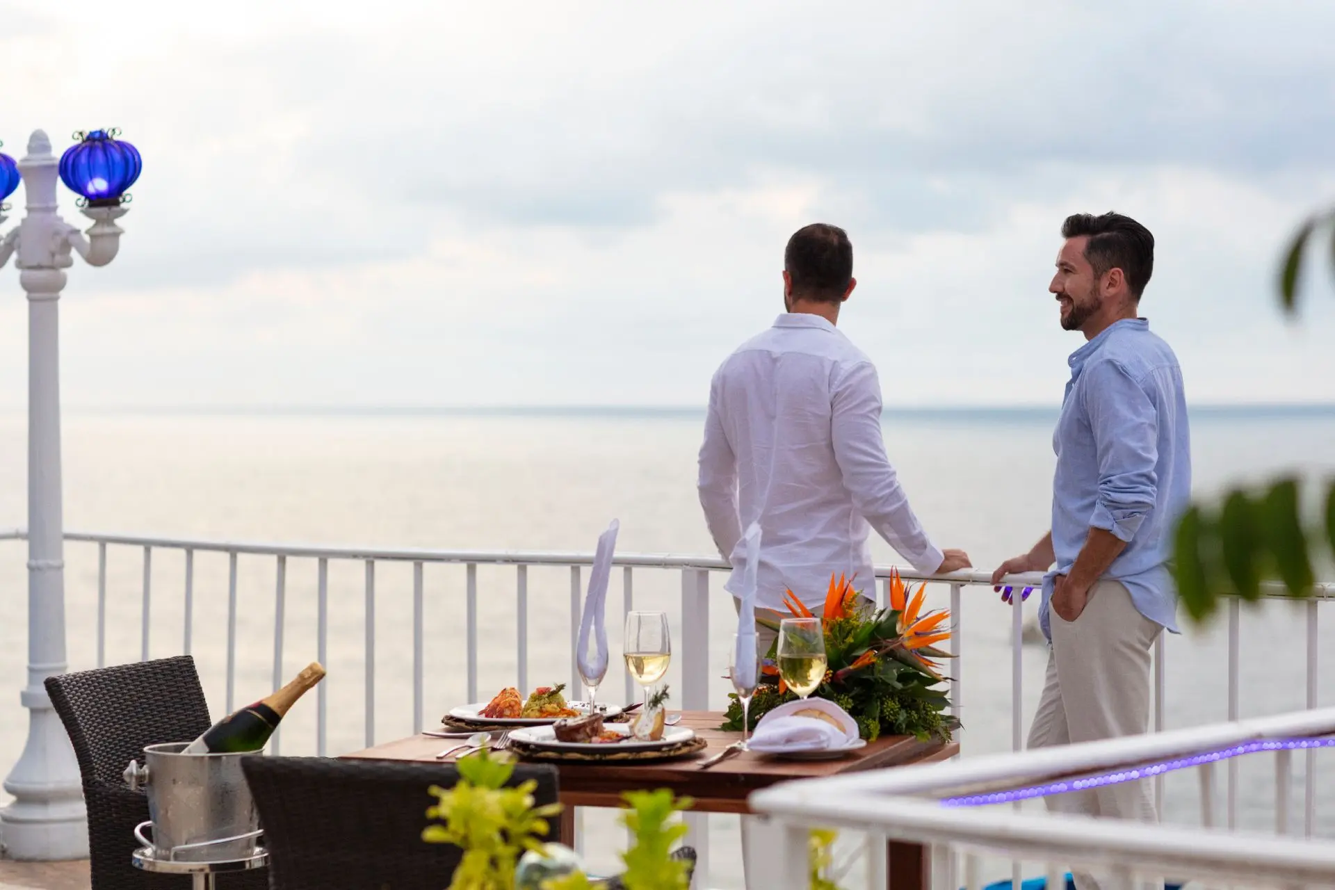 bluechairs-background-tres