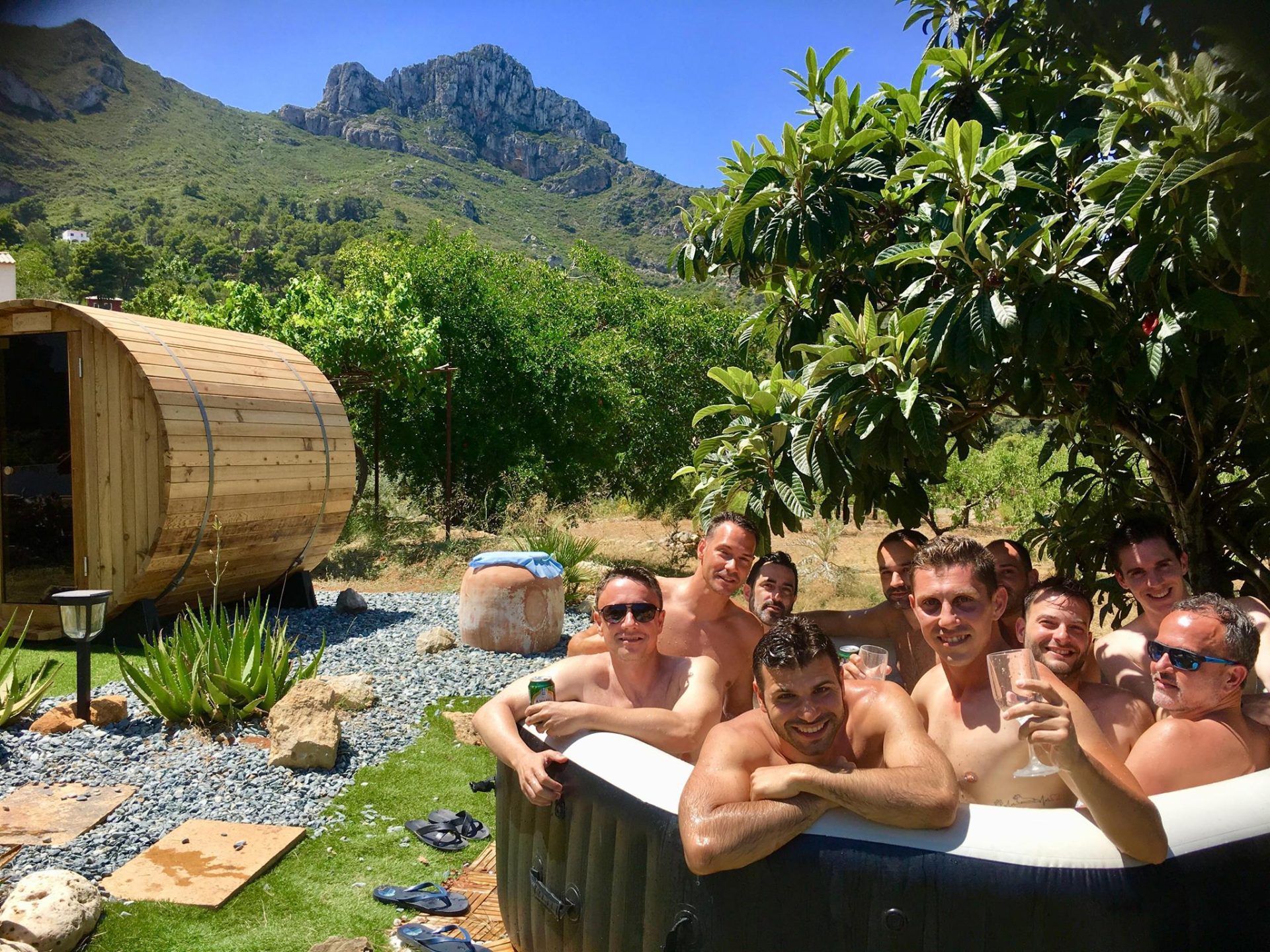 36905900_627967264256250_5156414590275289088_n