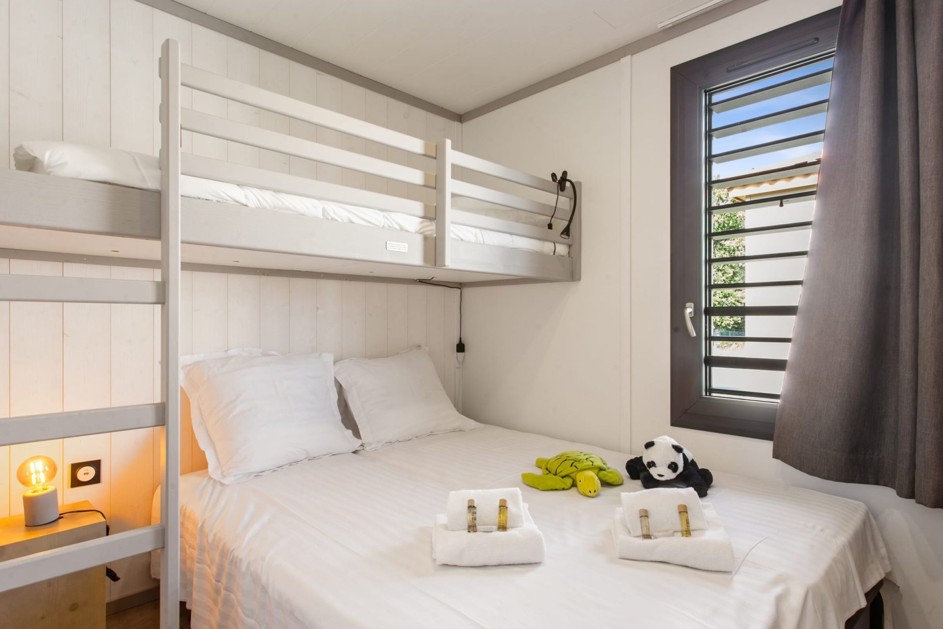 4dep_9ce9cc2b-a7cb-415c-94c6-a6c