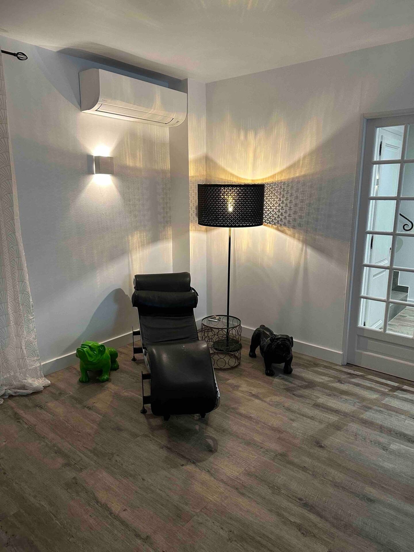 3b08e985-6d8a-481c-b567-f21fdc93