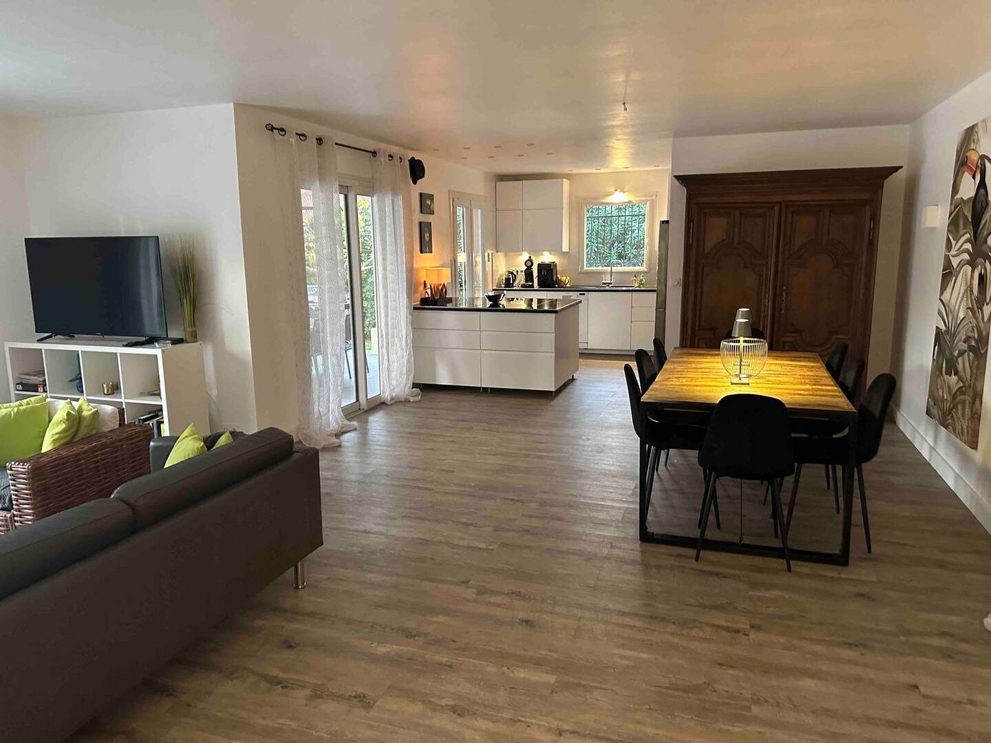 40c8827a-50b7-483f-b06a-982fe727