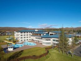 Découvrez l'oasis de détente et de confort à l'Hôtel Örk à Hveragerði, Islande