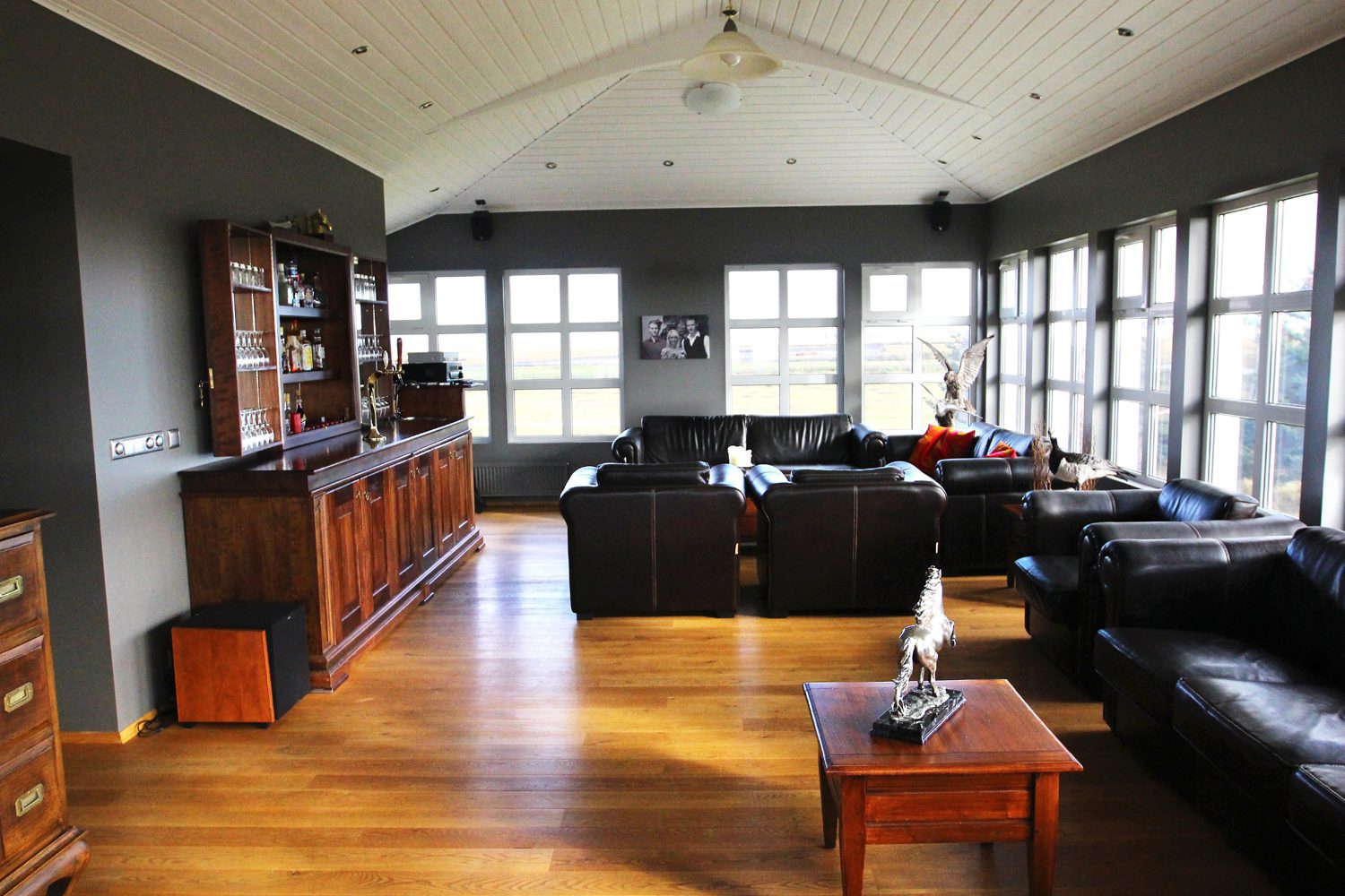 LOUNGE (1)
