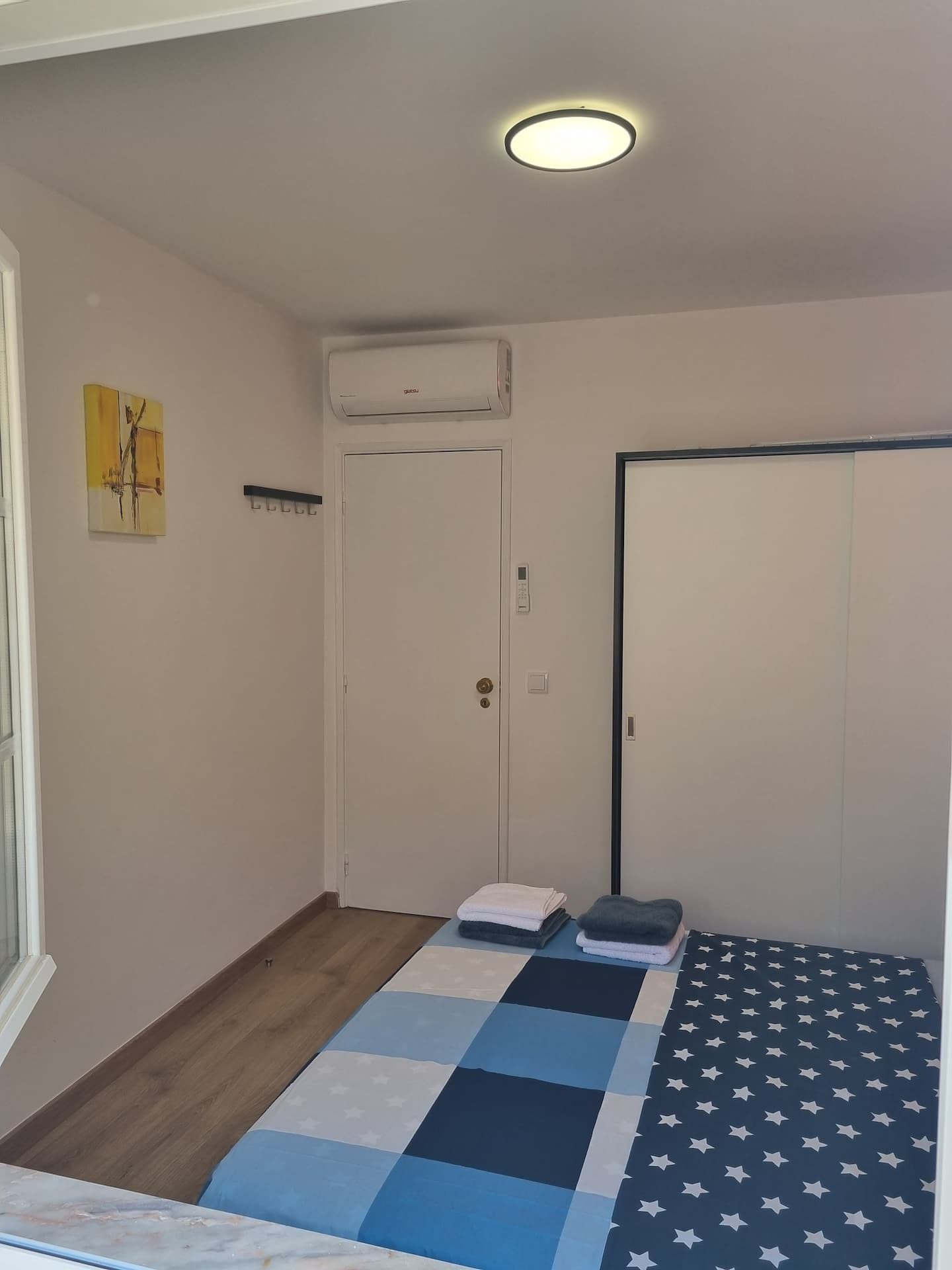 b43c018b-1fda-4ae4-a9fd-b05de0cf