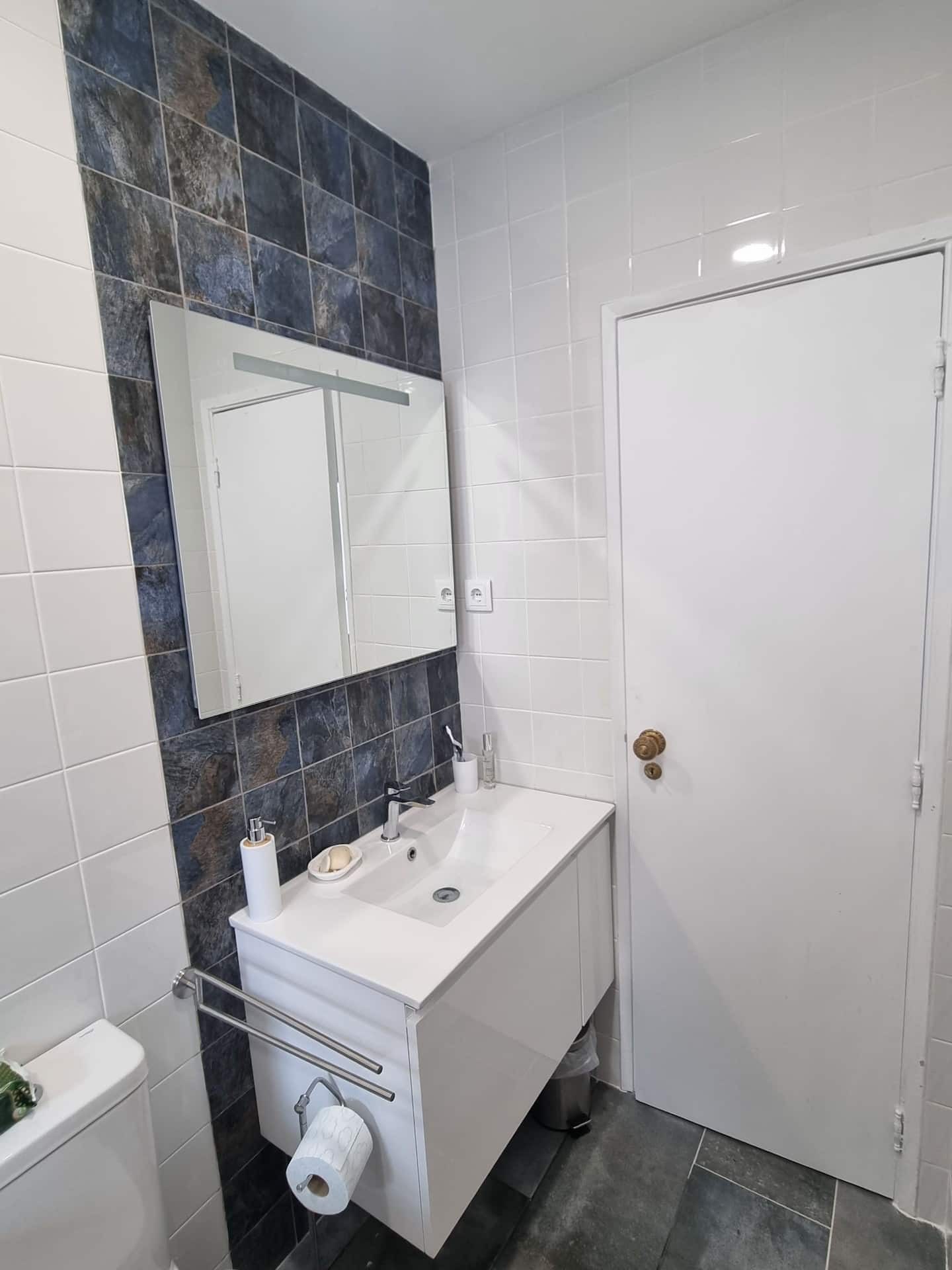 da64593f-8ca5-47fc-8588-9a41df58