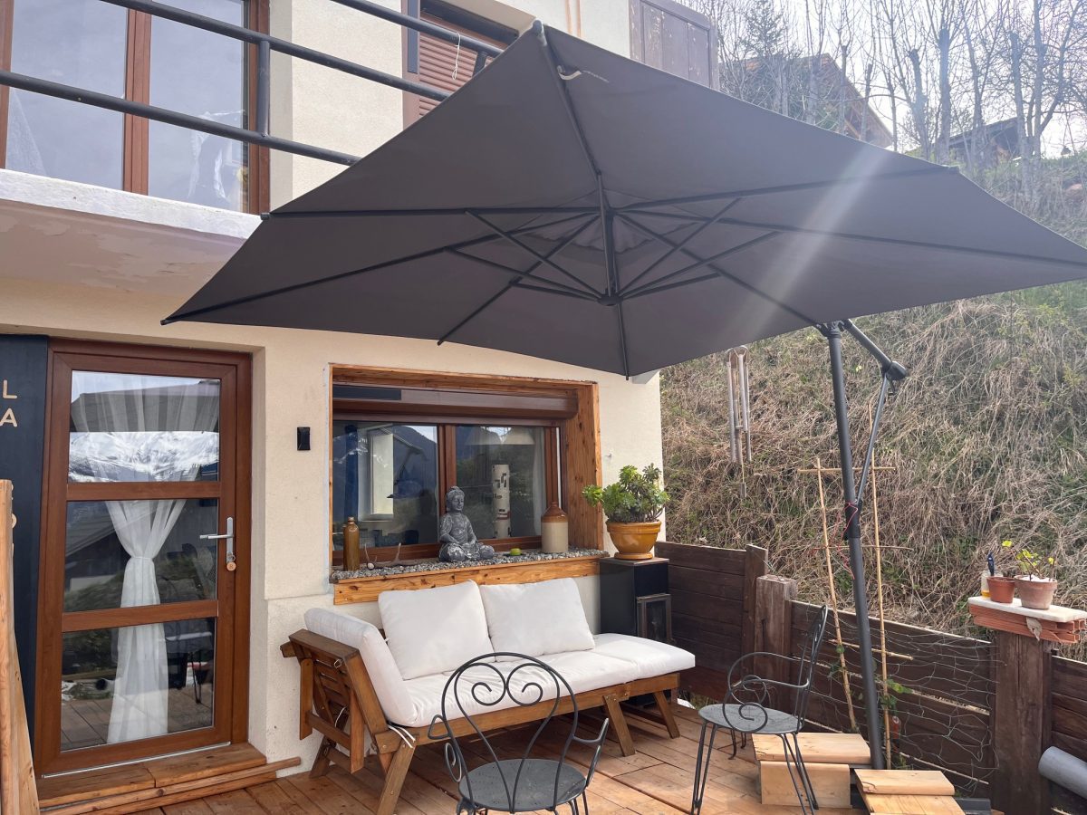 Terrasse-LA-ROUE-372a774a0d2622eca7286a8fa1bde685