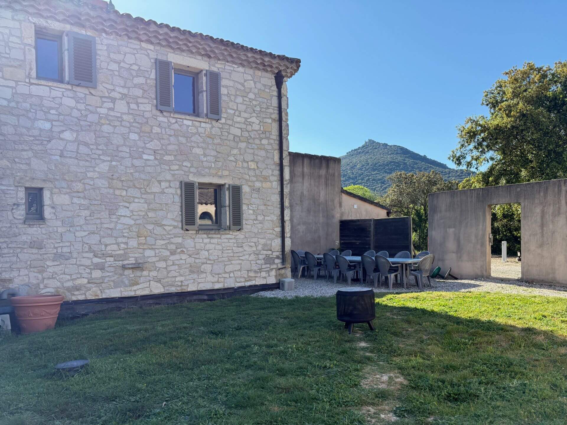 1.4-Facade-est-et-terrasse-b78ec752bca51d5c41d77ddecf4ff520