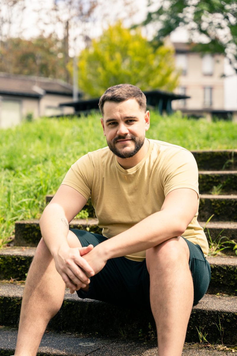 Les-Mains-dAdrien_Portraits_mai-2024-©-Abel-Llavall-Ubach-11-3e3f25c0fc55dbad91d7dab5845d3390