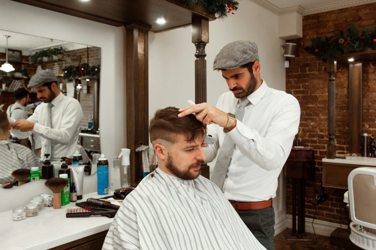 Les meilleures coupes de cheveux homme pour les vacances d'été