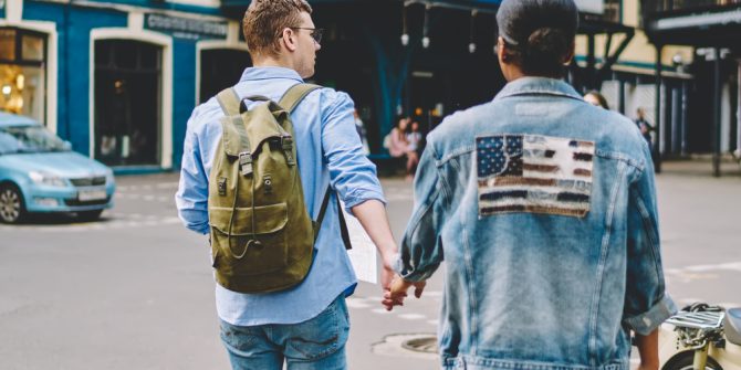 10 destinations LGBTQ+ incontournables et les souvenirs uniques à en rapporter