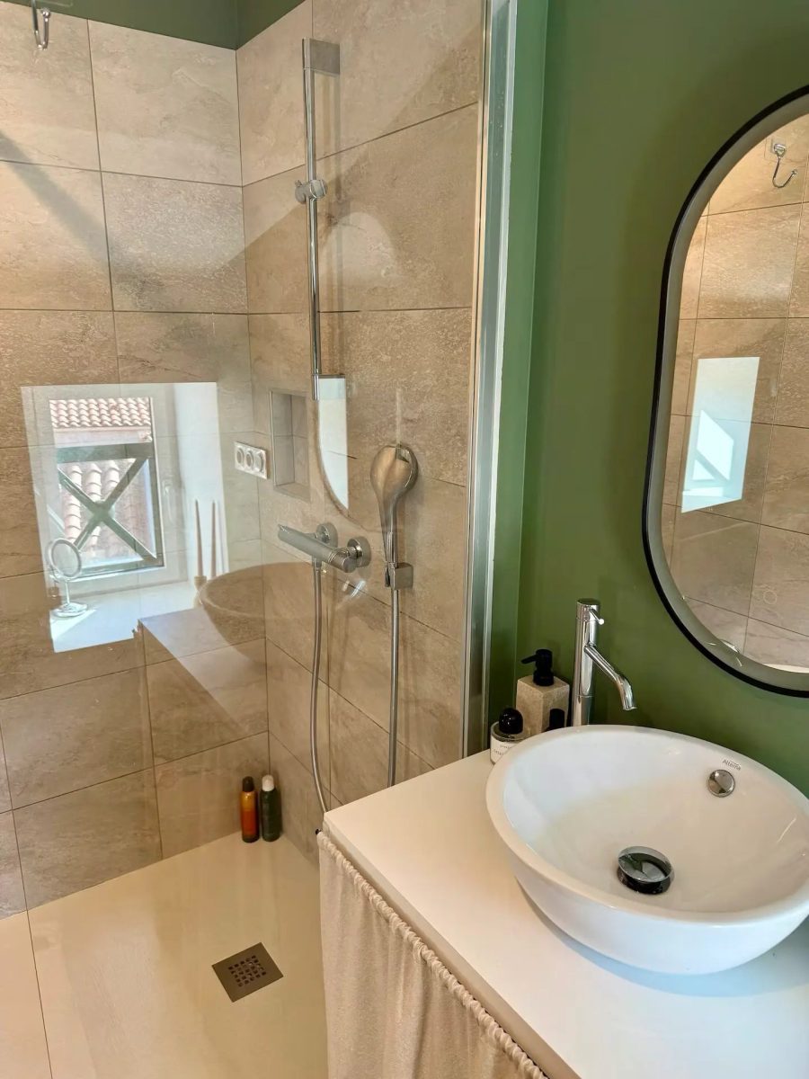 42c64c0f-4267-41c8-97d7-8f97ba6381e9