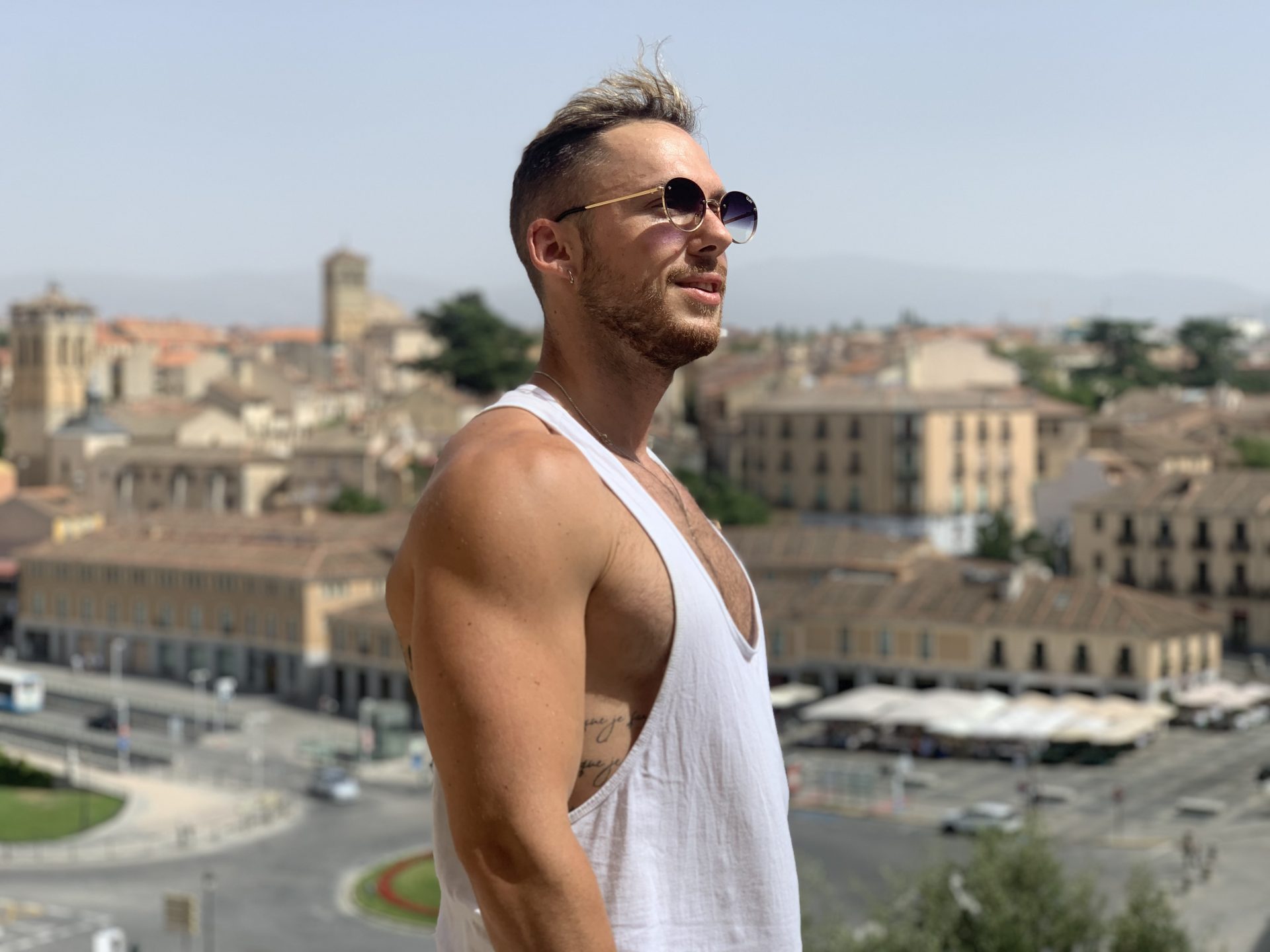 Une figure montante de la scène LGBTQ+ et du mannequinat français