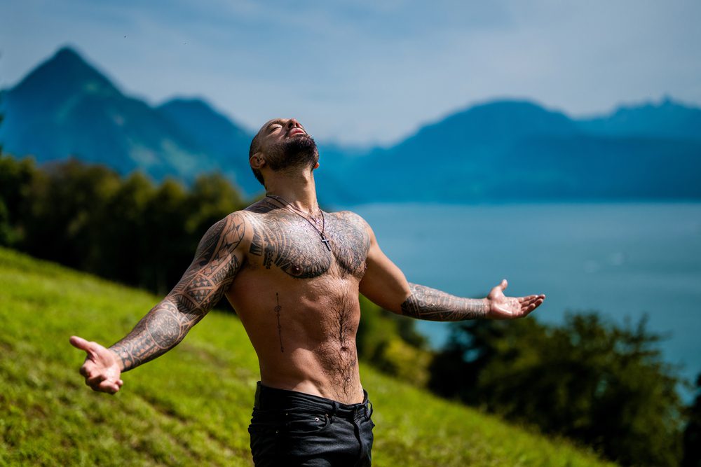 En voiture à travers la Suisse : les plus beaux roadtrips LGBTQ+ entre Genève et Saint-Gall