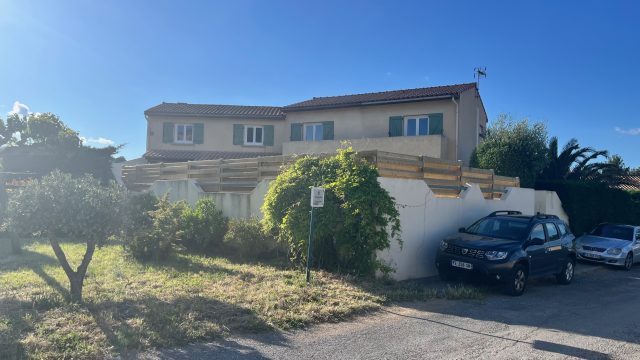 LES-HAUTS-DE-BARROU-LA-MAISON