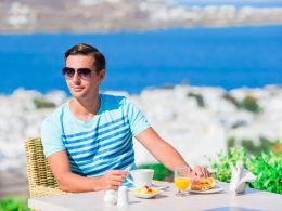 Louer une voiture à Mykonos, et privilégier les loueurs locaux