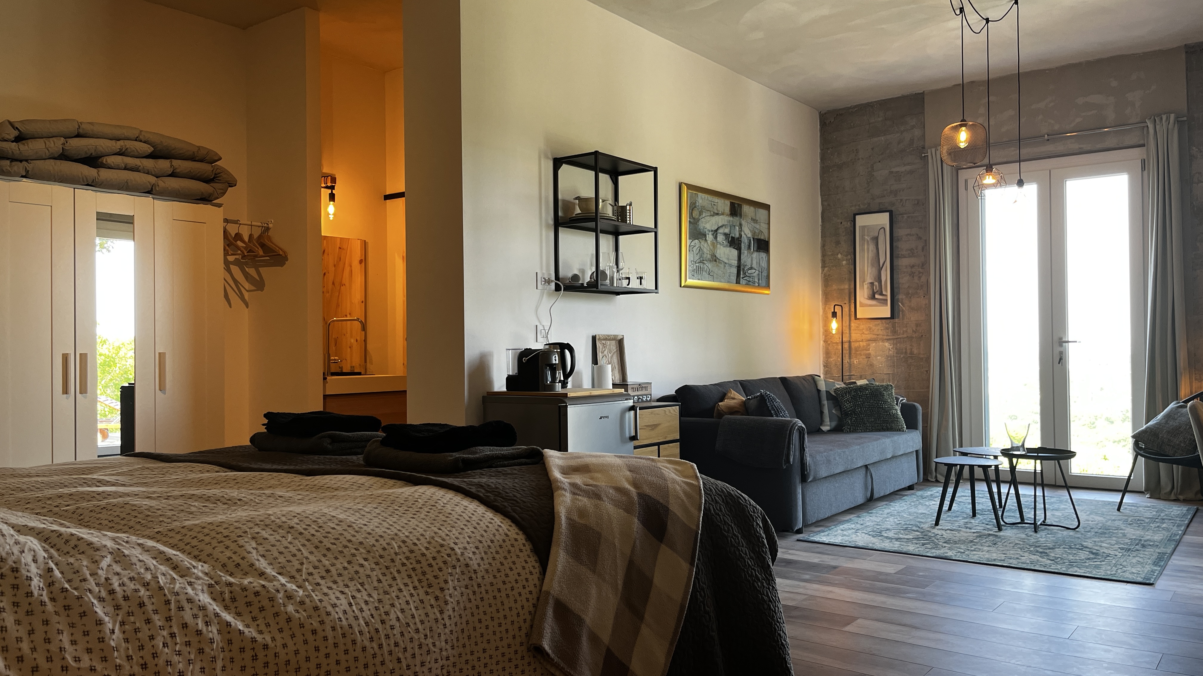 Des suites spacieuses avec vue sur les villages perchés