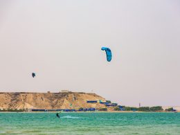 Explorez les sensations du surf à Dakhla au Maroc : destinations incontournables pour tous niveaux