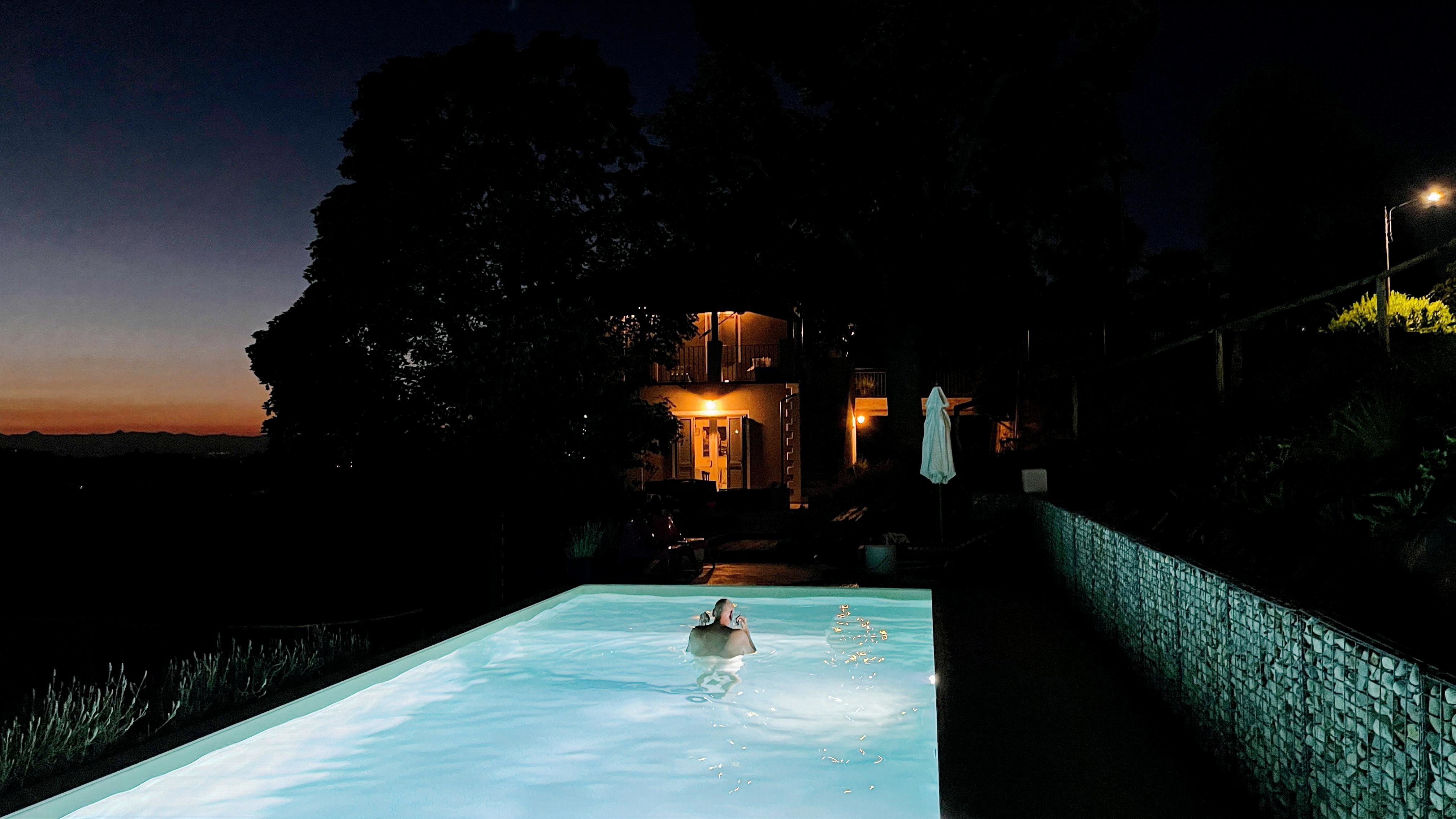 Piscine naturiste et expériences bien-être
