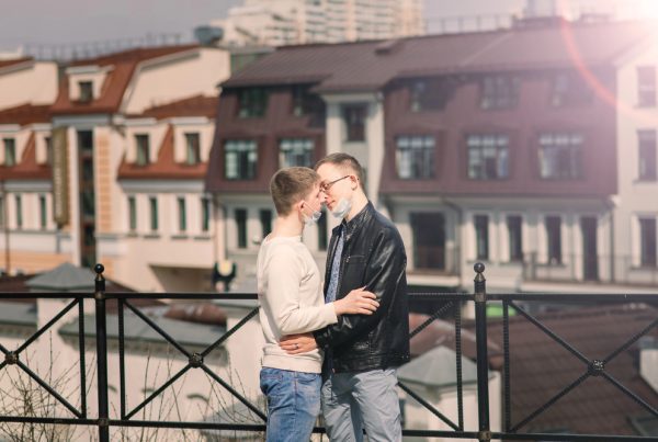 Voyager libre, travailler libre : comment les entrepreneurs LGBTQ+ maintiennent leur activité depuis n'importe où